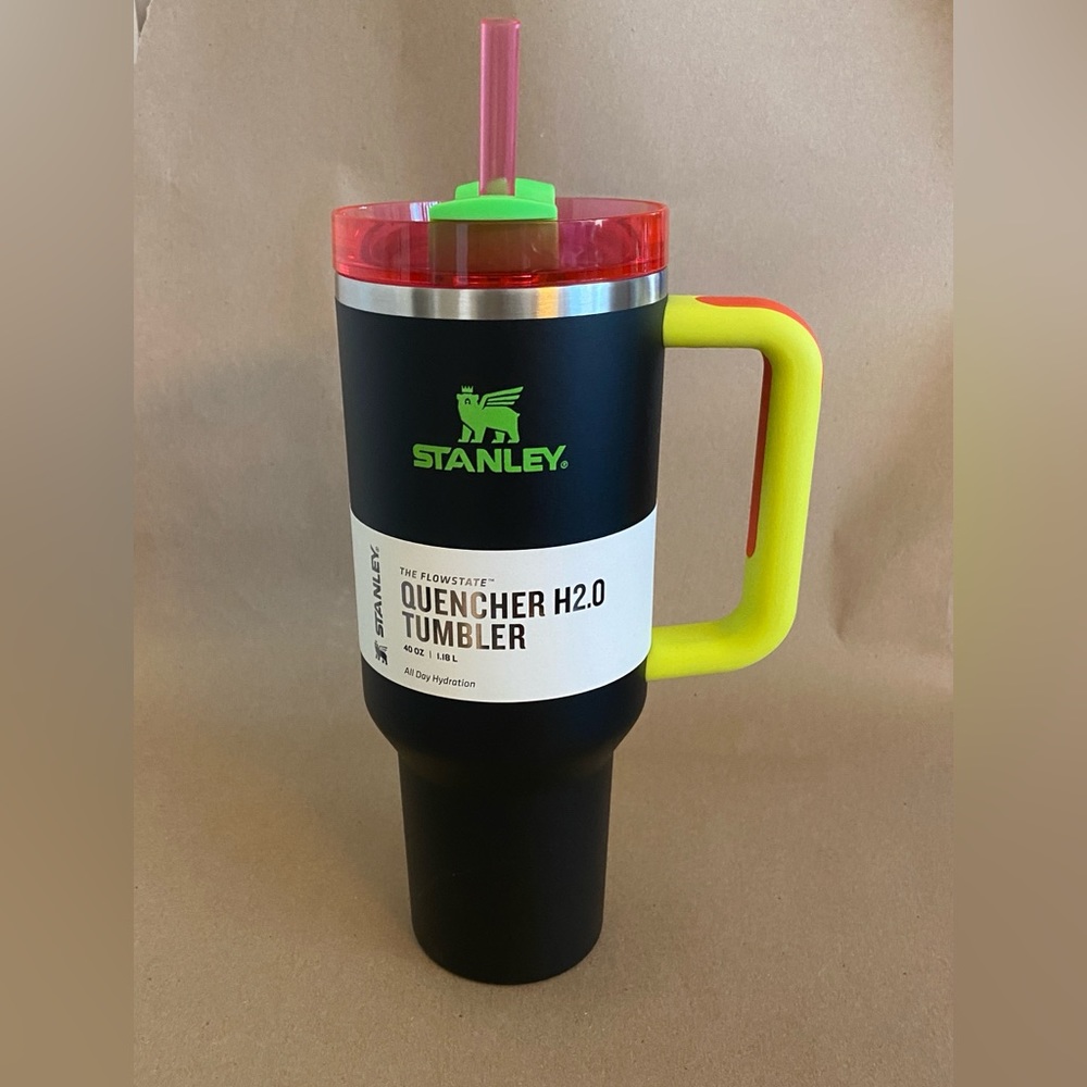 NEW Stanley Flowstate Quencher H2O Tumbler 40 oz Black Neon 100% Authentic